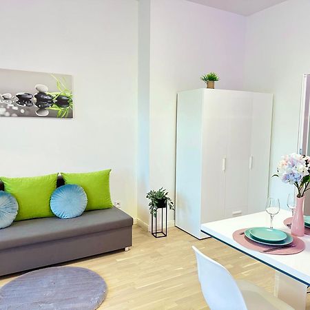 Romantic Apartment In The Center Of Прага Экстерьер фото