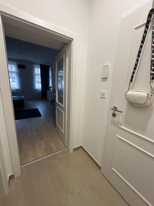 Romantic Apartment In The Center Of Прага Экстерьер фото