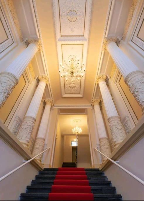 Romantic Apartment In The Center Of Прага Экстерьер фото
